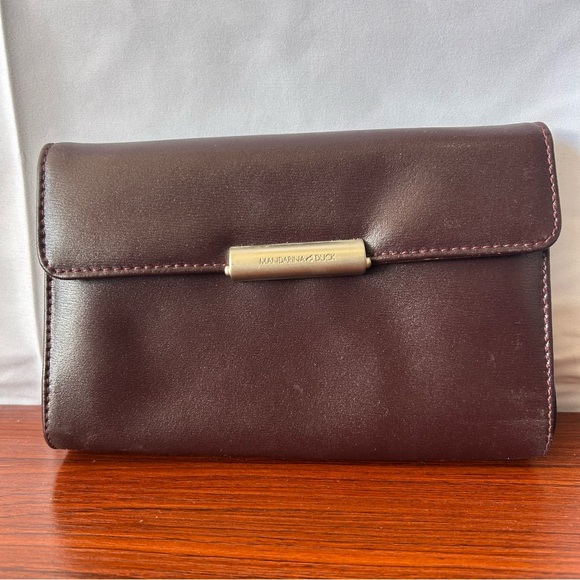 Authentic MANDARINA DUCK Wallet With Key Holder Clutch Purse Burgundy Leather - Picture 1 of 13